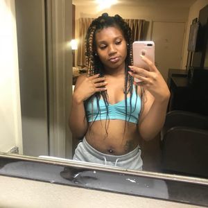 Meet your Posher, Kayla